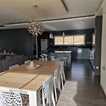 Moderne De 220m2 Avec Piscine,