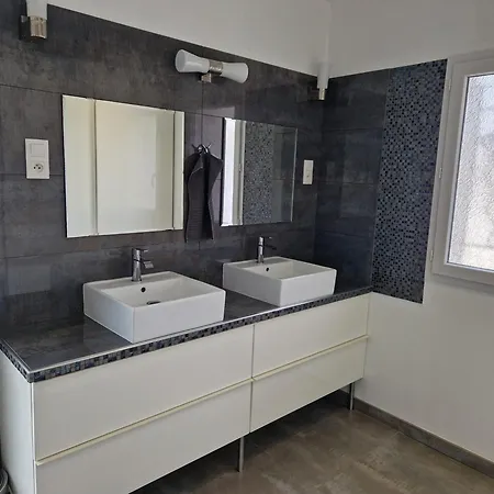 Villa Moderne De 220M2 Avec Clim Et Piscine, Serignan Villa