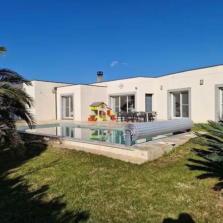 Moderne De 220m2 Avec Piscine, Villa