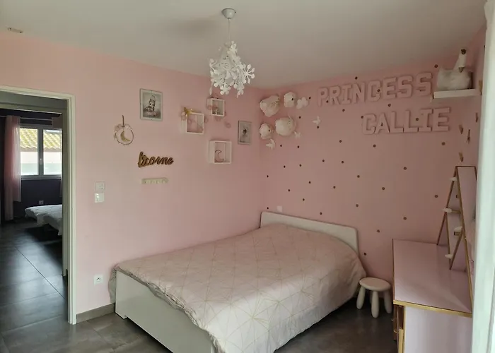 Moderne De 220m2 Avec Piscine, ヴィラ