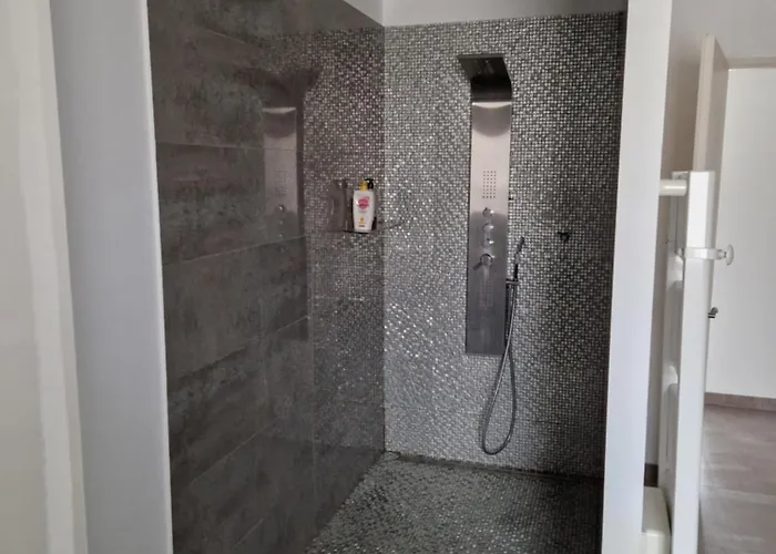 ヴィラ Moderne De 220m2 Avec Piscine, *